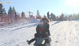 Pârtiile au fost luate cu asalt de turişti, în toate staţiunile