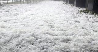 Noi fenomene extreme cu furtuni de nisip și gheață în Australia