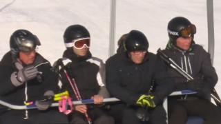 O nouă pârtie de schi în Bistrița. Primul care a încercat zăpada a fost chiar primarul