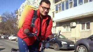 Florin, tânărul fără mâini care are două joburi și muncește 10 ore pe zi
