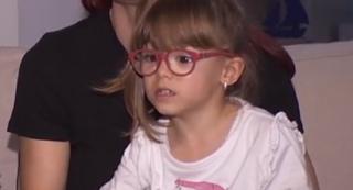 Vreau să ajut! O fetiță are nevoie de două operații costisitoare pentru a duce o viaţă normală