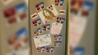 Alina Sorescu și pasiunea ei ascunsă. Artista colecționează desene făcute de elevii ei