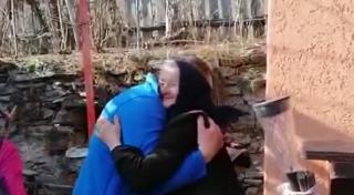 Voluntari pentru bătrânii izolaţi din Munţii Cernei