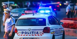Poliţiştii de la Brigada Rutieră acuză că îşi plătesc din buzunar combustibilul, revizia maşinilor şi piesele auto