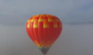 Călătorii în baloane cu aer cald, afacerea inedită a unor tineri din Covasna
