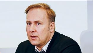 Ministrul Sănătăţii, acuzat că lucrează în continuare într-un spital privat