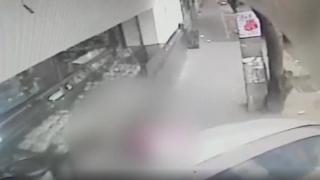 O fetiţă de 5 ani şi bunica ei, strivite pe trotuar de un şofer de 22 de ani, la Timişoara. Momentul impactului, filmat (video)