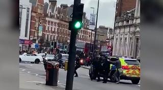 Doi oameni înjunghiaţi la Londra, atac terorist comis de un islamist suprvegheat de Poliţie