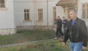 Băiat de 13 ani din Mangalia pe moarte, după ce s-a îndrăgostit de fata iubită de un adolescent de 15 ani