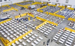 China transformă în 24 de ore un complex cultural uriaş în spital cu 3.400 de paturi (Video)