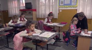Școlile de la sate au tot mai puțini elevi