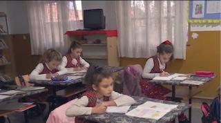 Şcolile din mediul rural, desfiinţate din cauza migraţiei