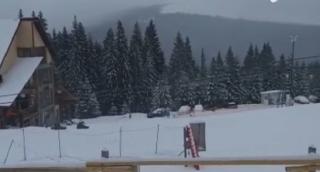 Cod roşu de viscol şi vânt pentru nouă judeţe, emis de meteorologi