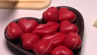 Ciocolata cu aur, un deliciu prețios de Ziua Îndrăgostiţilor