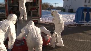 Profesoara suspectă de coronavirus, scăpată de pe targă de paramedicii din Suceava