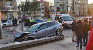 Pietoni spulberați pe trotuar, într-un accident în Baia Mare. Cine a fost vinovat