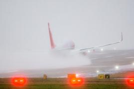 Furtuna Ciara care a lovit Marea Britanie a afectat și pasageri români