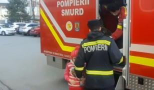 14 elevi de la Dăneţi duşi la spital, la Craiova. ISU verifică aerul din şcoala de unde au fost luaţi copiii