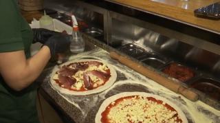 Platformele de comenzi online de mâncare îşi trăiesc perioada de glorie