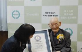 Cel mai bătrân om din lume are aproape 113 ani (Video)