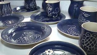 Ceramica albastră de Saschiz, în colecția unei case de parfumuri celebre din Franța