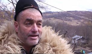 Ospăţ cu bulz pe jar şi pastramă la o stână din Prahova