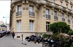 O garsonieră de 30 de metri pătraţi a fost scoasă la vânzare cu un milion de euro