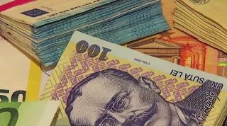 Românii, tot mai îndatoraţi la bănci. Care sunt motivele