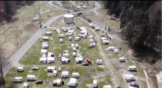 Campingul, interzis pe Valea Cerbului din cauza gunoaielor lăsate în urmă de turişti