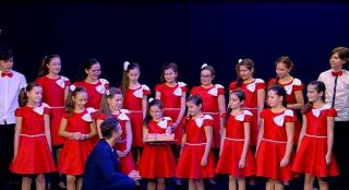 Gabriela Sauciuc Cicone și trupa de copii "Miracol", apariție spectaculoasă în platoul Observator