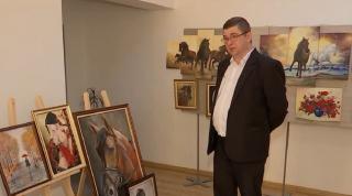 Un jandarm în rezervă din Dej a dat milităria pentru pictură