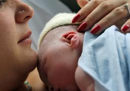 Alăptarea, o adevarată provocare pentru proaspetele mămici