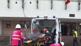 Un angajat al Sălii Sporturilor din Arad a murit după ce a alunecat într-un burlan adânc de 15 metri