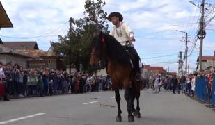 Paștele Cailor, sărbătoare unică într-o comunitate din Târgovişte (Video)