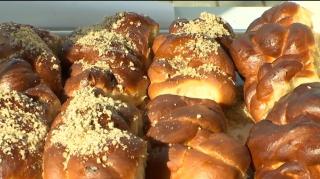 Mucenici moldoveneşti la un târg tradiţional, în Bucureşti