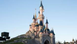 Coronavirusul închide obiective turistice importante din Europa