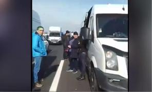 Mii de români, așteptați să ajungă în țară după ce rămăseseră blocați la granița Ungariei cu Austria