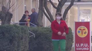 Tânăr din Hunedoara, baricadat în casă după ce o rudă a fost diagnosticată cu coronavirus