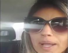 O mamă revoltată că trebuie să stea acasă cu copiii a devenit virală pe internet (Video)