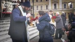 Cozi la cumpărături și la biserici, înainte de impunerea noilor restricții