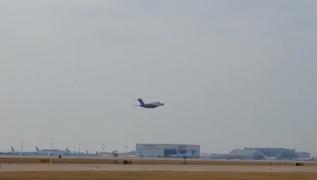 Un avion NATO plin cu echipamente medicale din Coreea de Sud aduce speranța în spitalele din România