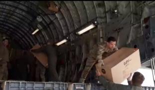 Un nou transport cu echipamente medicale a ajuns în România