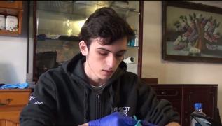 Membrii clubului de robotică din Cugir oferă sprijin medicilor din oraş