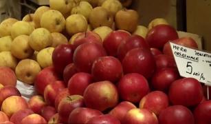 Măsuri de protecție în piețe. Cum spălăm corect fructele și legumele