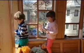 Părinţii vor sta acasă alături de copii și în vacanţa de Paşte