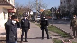 Tânăr din Țăndărei care trebuia să fie la izolare, prins pe stradă de poliție. ”E nouă masca?”