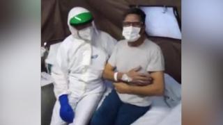 Gest emoționant de ziua unui pacient cu coronavirus, al unor medici militari italieni (Video)