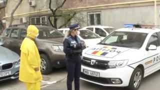 Femeia cu Covid-19 găsită moartă în casă în București, ridicată abia a doua zi de autorități