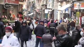 Străzi pline de oameni la Napoli, în ciuda restricțiilor drastice din Italia