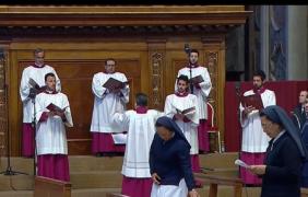 Catolicii se pregătesc în liniște de Sărbătoarea Paștelui